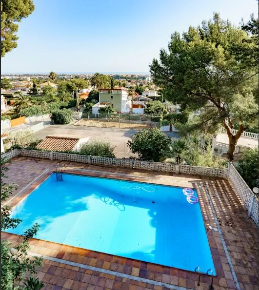 Villa | Chalet en venta en Dénia
