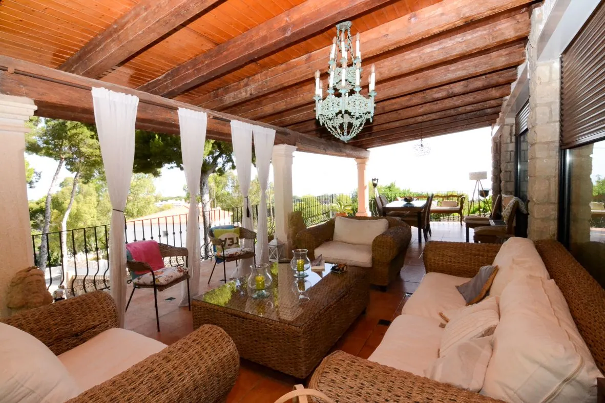 Gran villa señorial en Las Rotas.