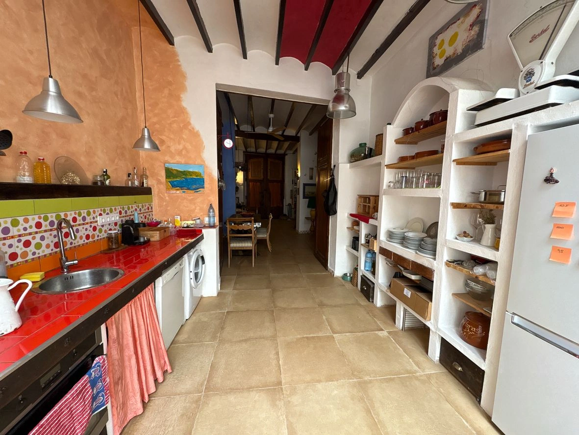 Casa de pueblo con increíble encanto en Pego
