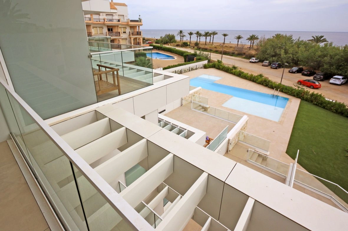 Apartamento de lujo en primera línea de playa en Dénia.
