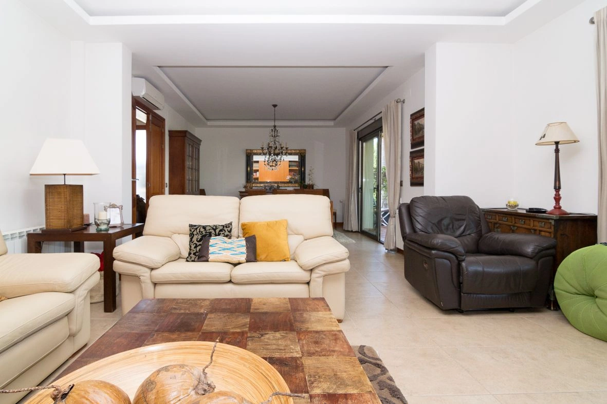 Gran villa cerca del mar y de la ciudad de Dénia.