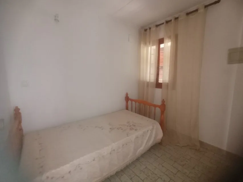 Chalet en venta en las marinas con amplia parcela y piscina