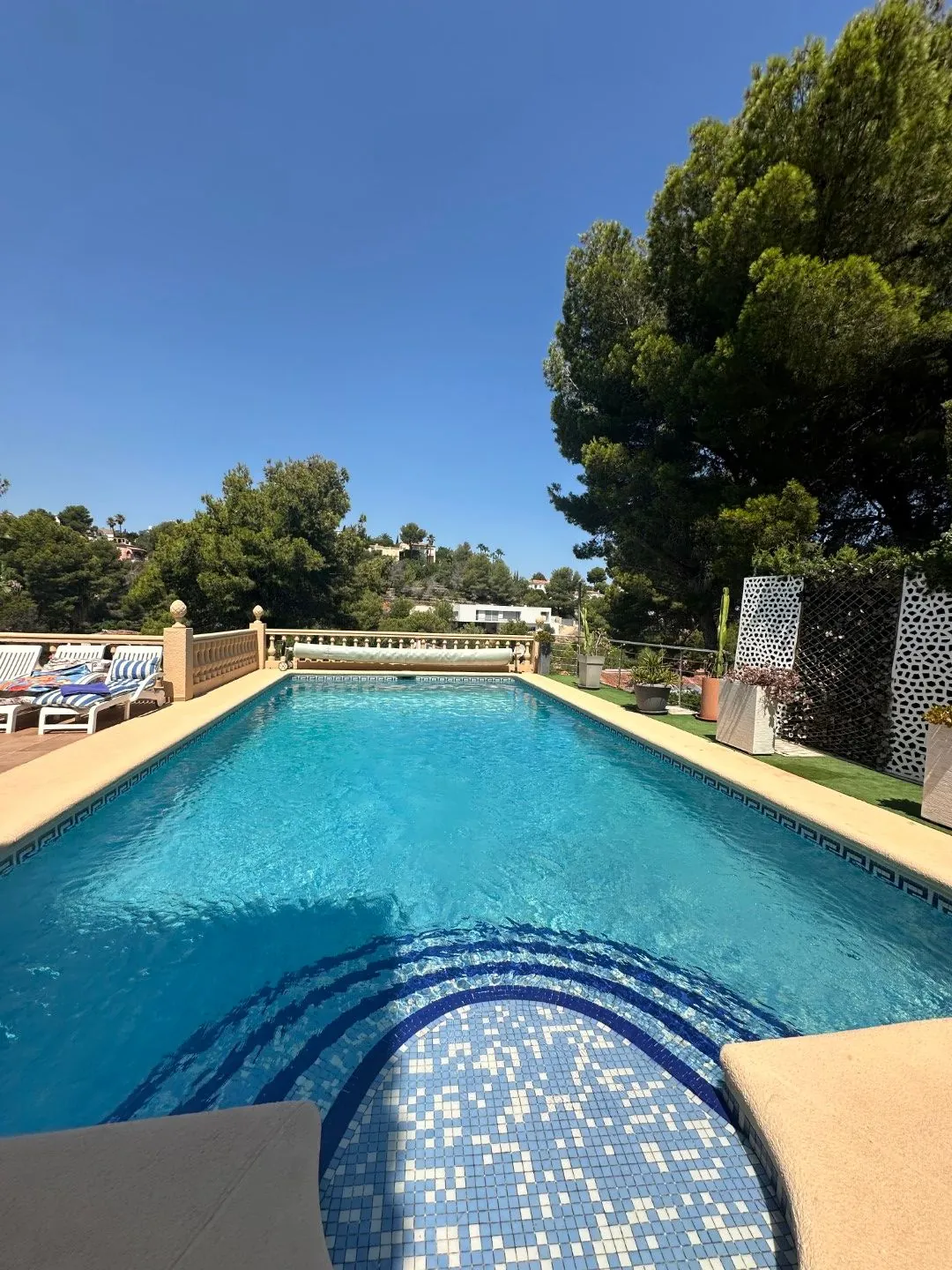 Chalet en Venta en Dénia con Vistas al Mar y la Montaña