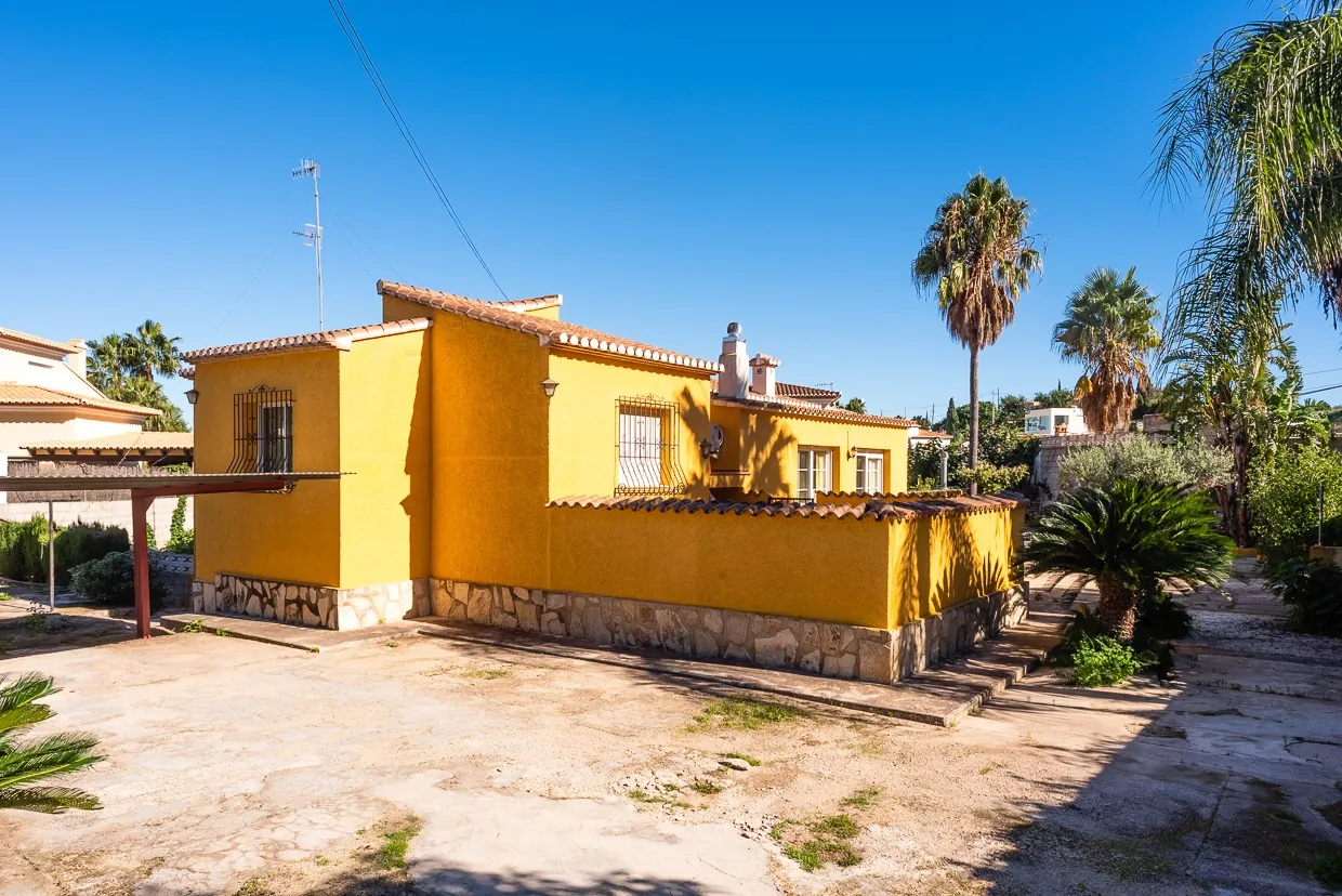 CHALET EN VENTA EN DÉNIA ZONA MONTGO