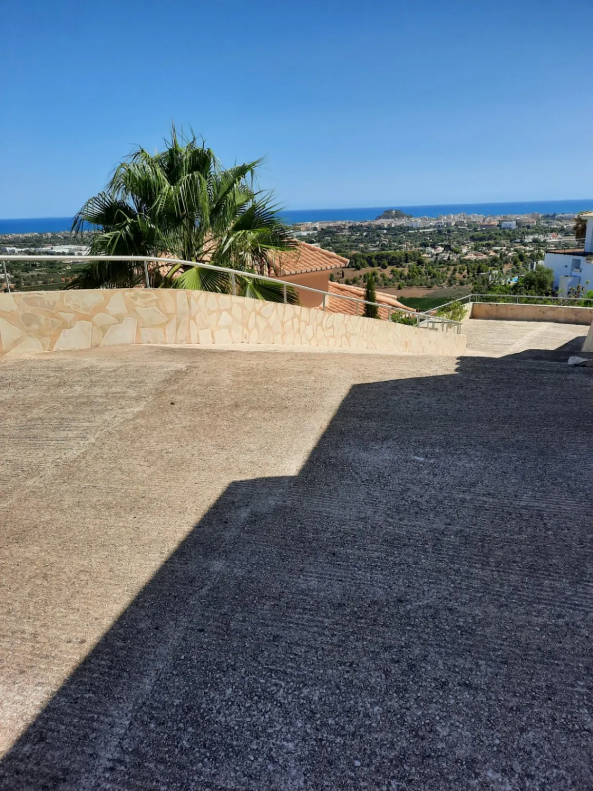 CHALET INDEPENDIENTE CON VISTAS AL MAR
