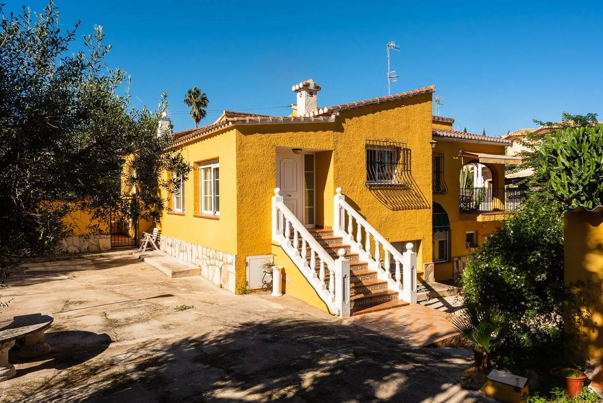 CHALET EN VENTA EN DÉNIA ZONA MONTGO
