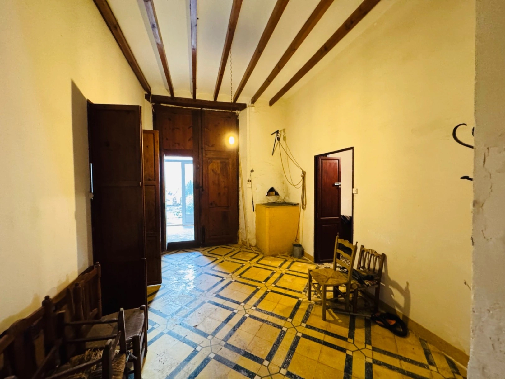 Casa de dos plantas en el centro de Orba (Alicante)