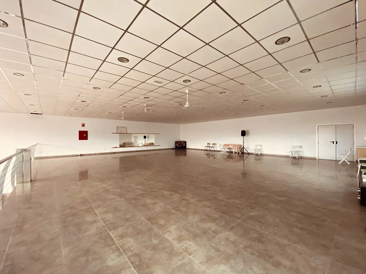 Gran nave industrial en venta en Pego.