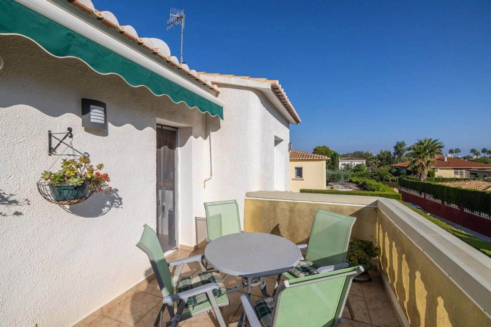 Chalet ideal como primera residencia, a un paso del centro de Dénia – Zona Paidos