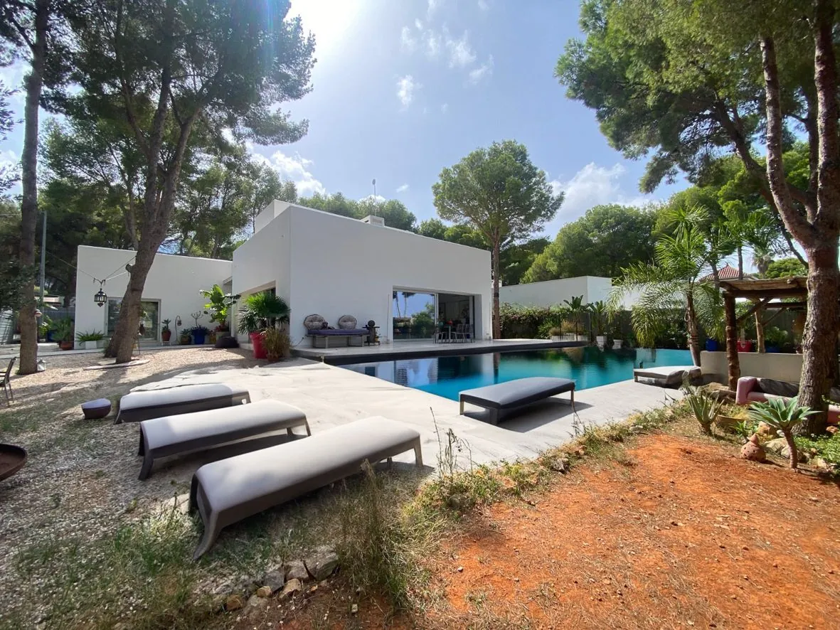 Villa moderna en Las Rotas.