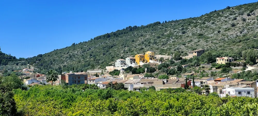 Solar edificable en venta en Alcalalí
