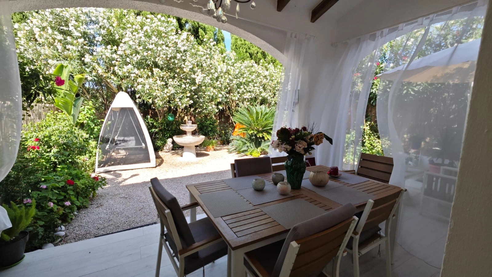 CASA*CHALET CON MUCHO  ENCANTO EN URBA. EN PEDREGUER