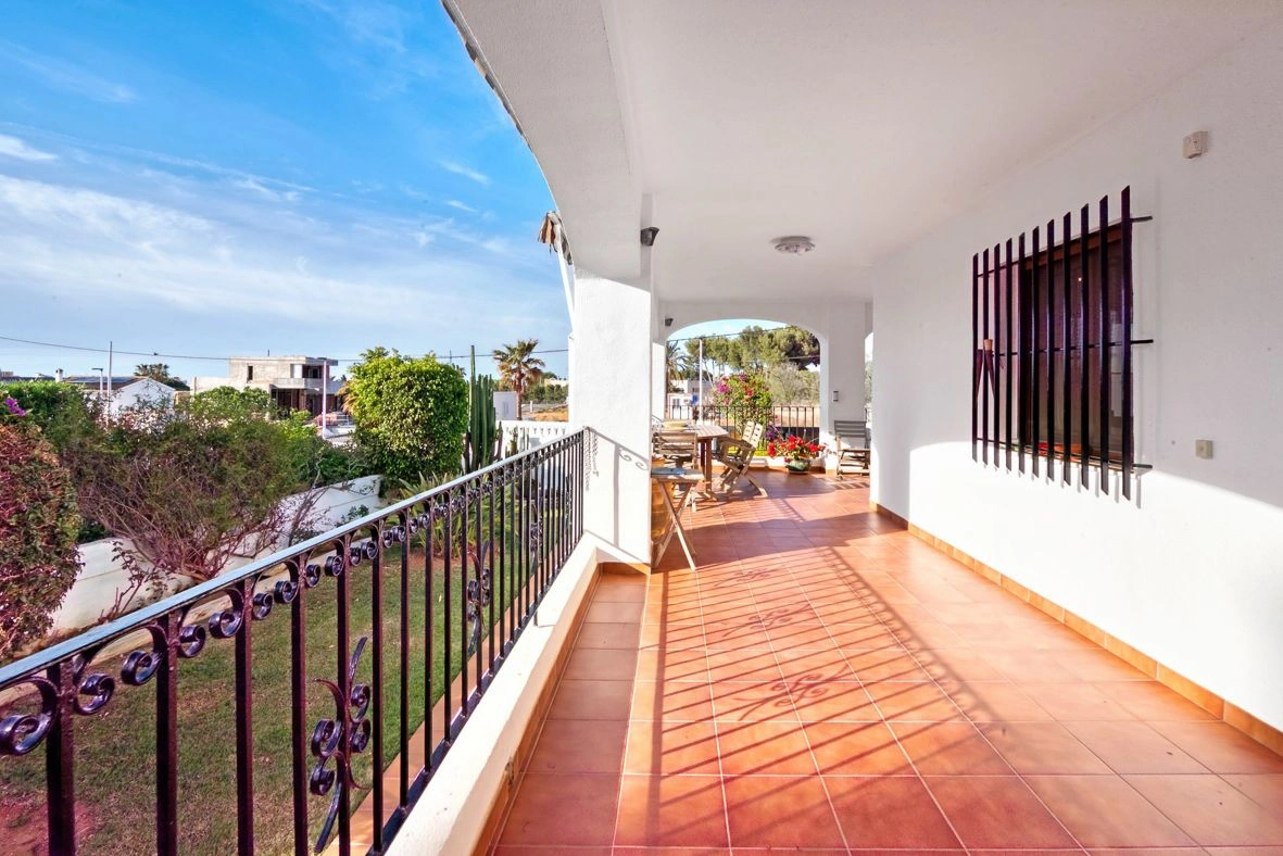 Impresionante villa mediterránea a un paso de la ciudad de Dénia.