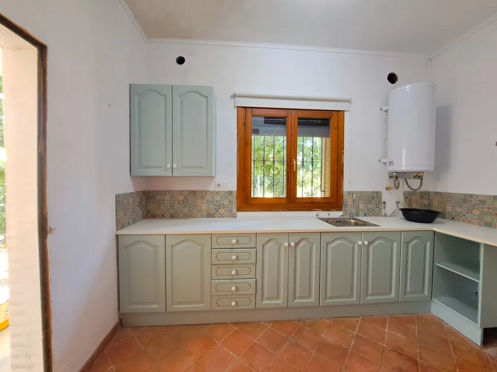 Villa con piscina para comprar en Orba.