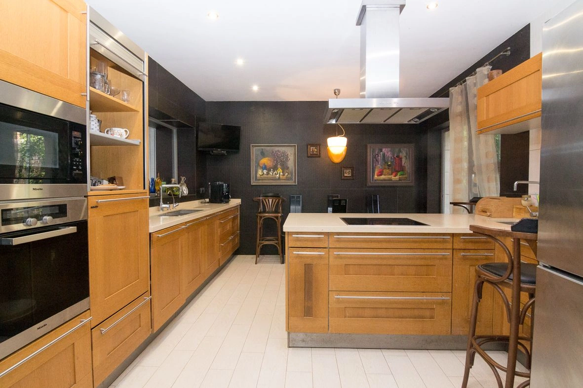 Gran villa en las Rotas con una parcela de 2885 m2.