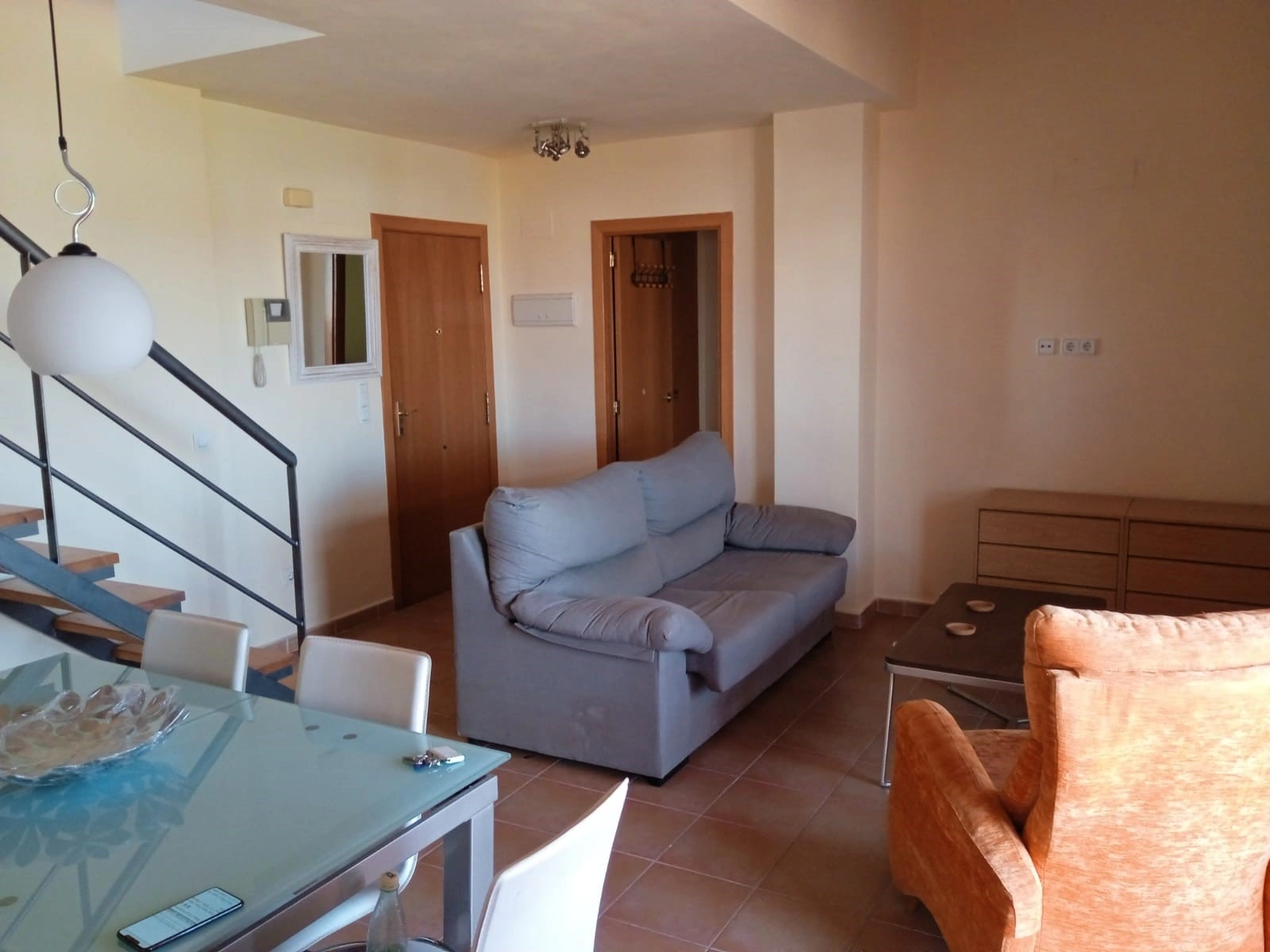 MODERNO ÁTICO DUPLEX EN ALQUILER ANUAL