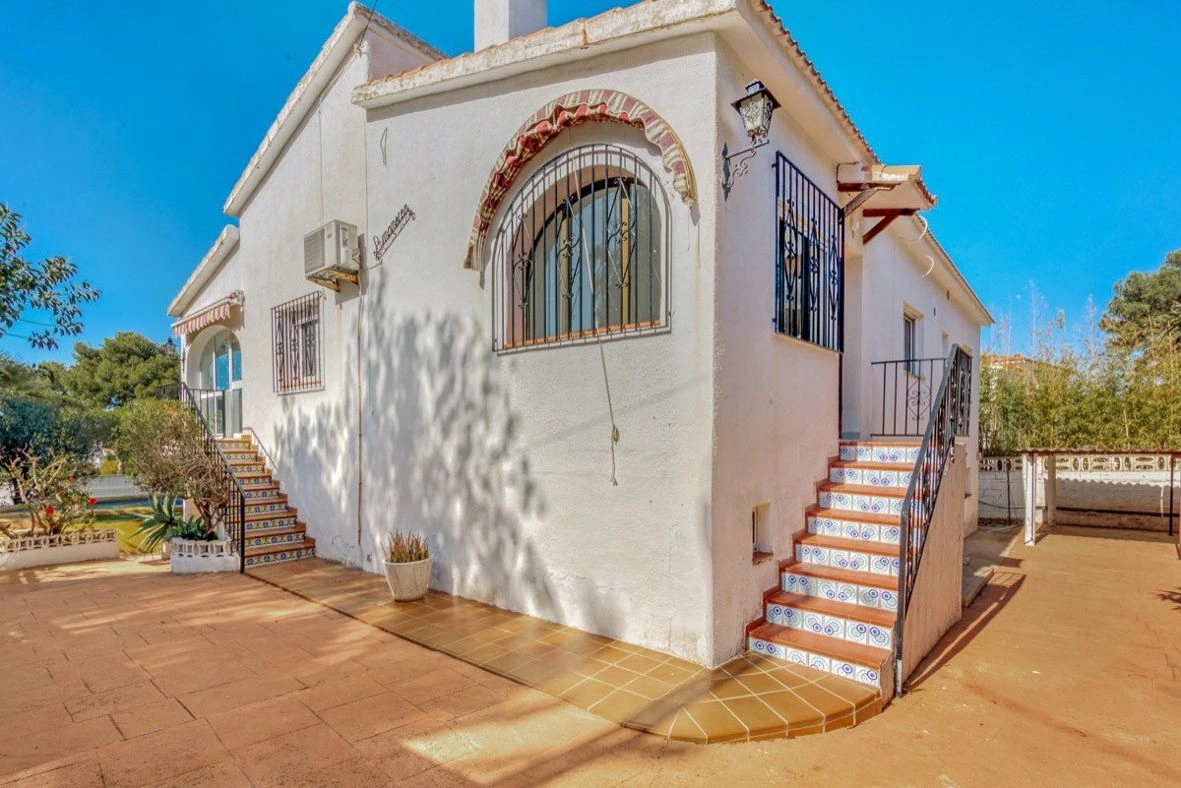 Villa clásica en Las Rotas, Dénia.