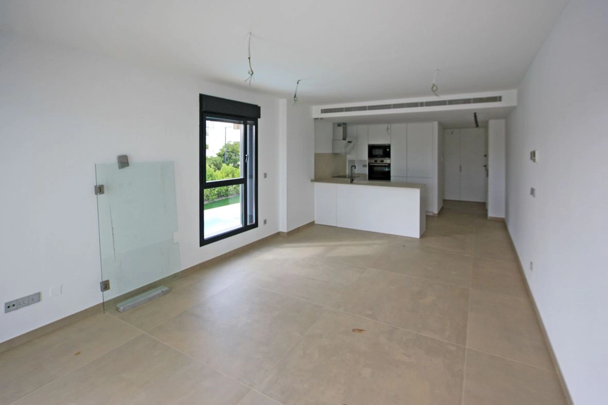 Apartamento bajo de lujo en primera línea de playa en Dénia.