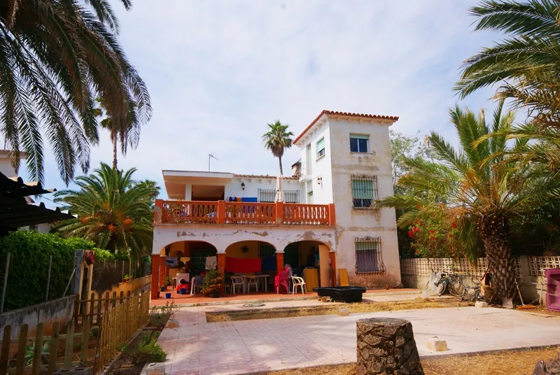 Villa | Chalet en venta en Dénia
