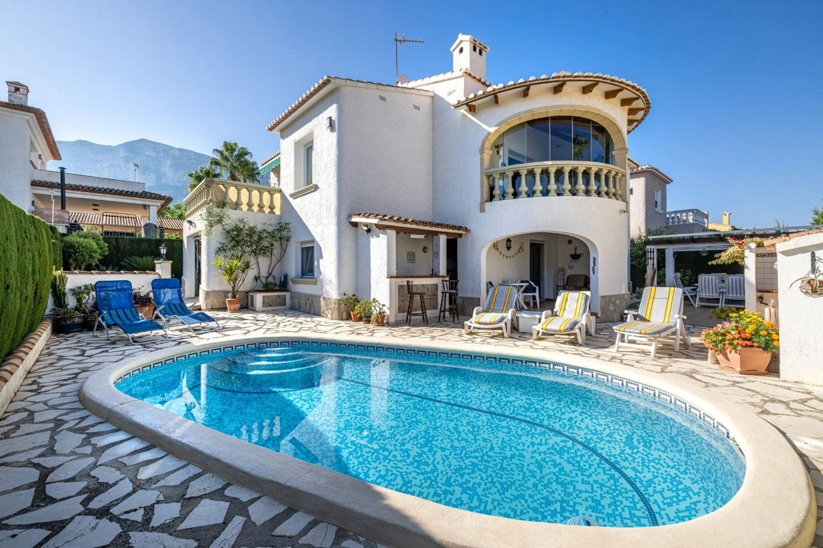 Chalet ideal como primera residencia, a un paso del centro de Dénia – Zona Paidos