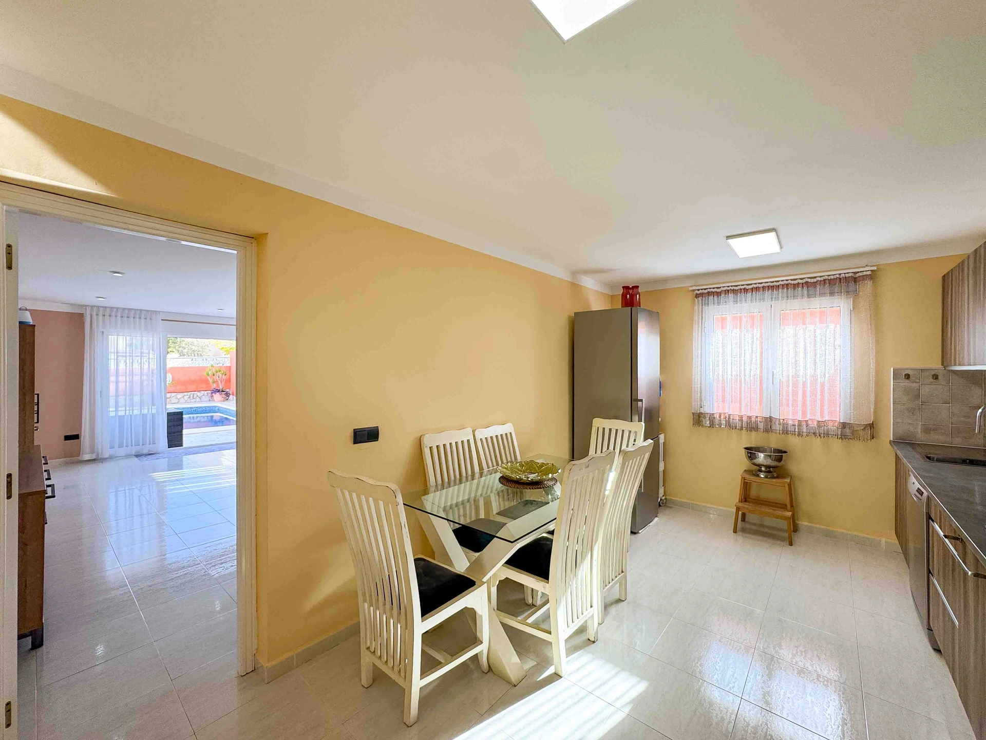 VILLA EN LAS ROTAS