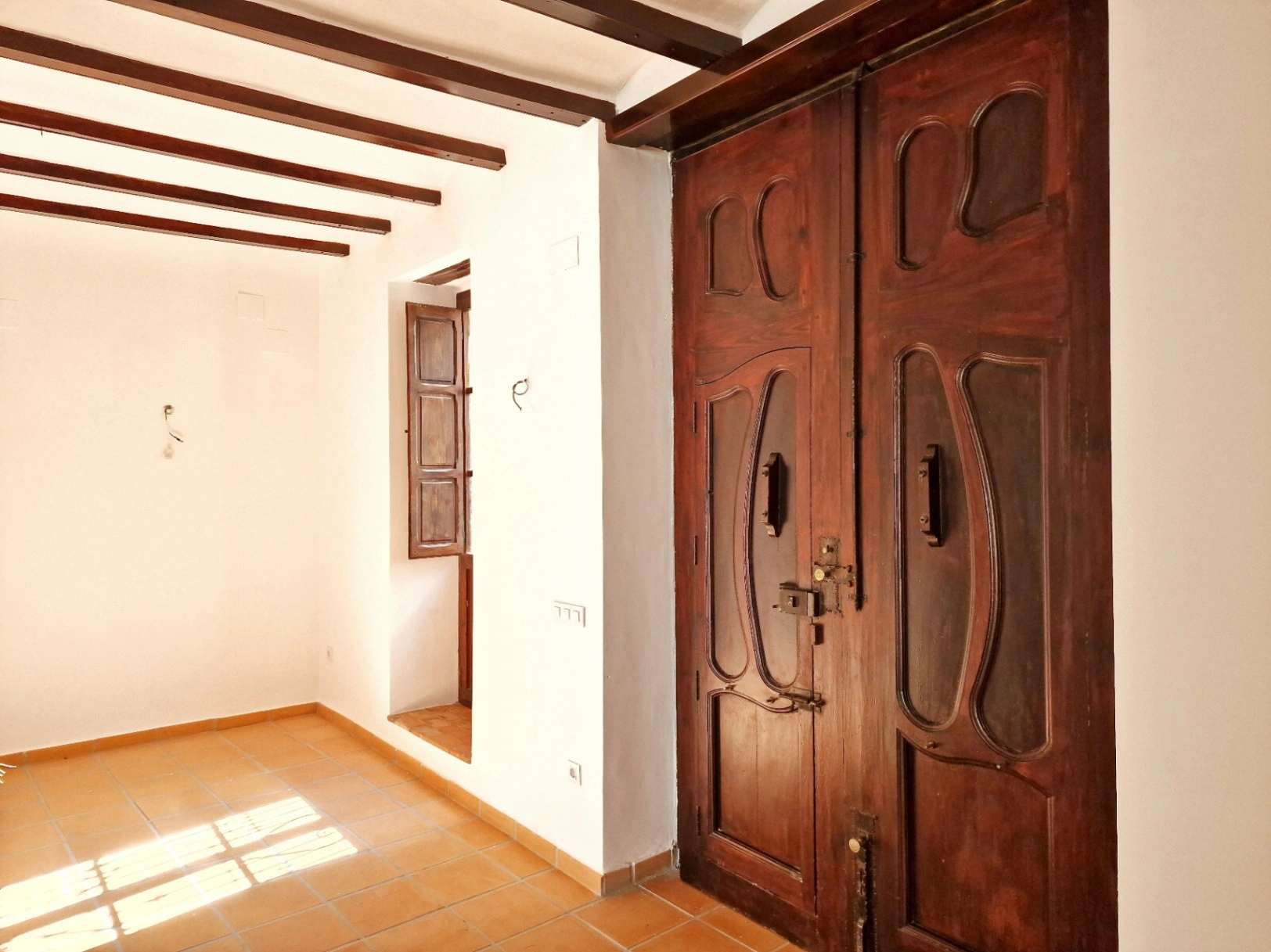 Casa de pueblo de estilo mediterráneo cerca del mar