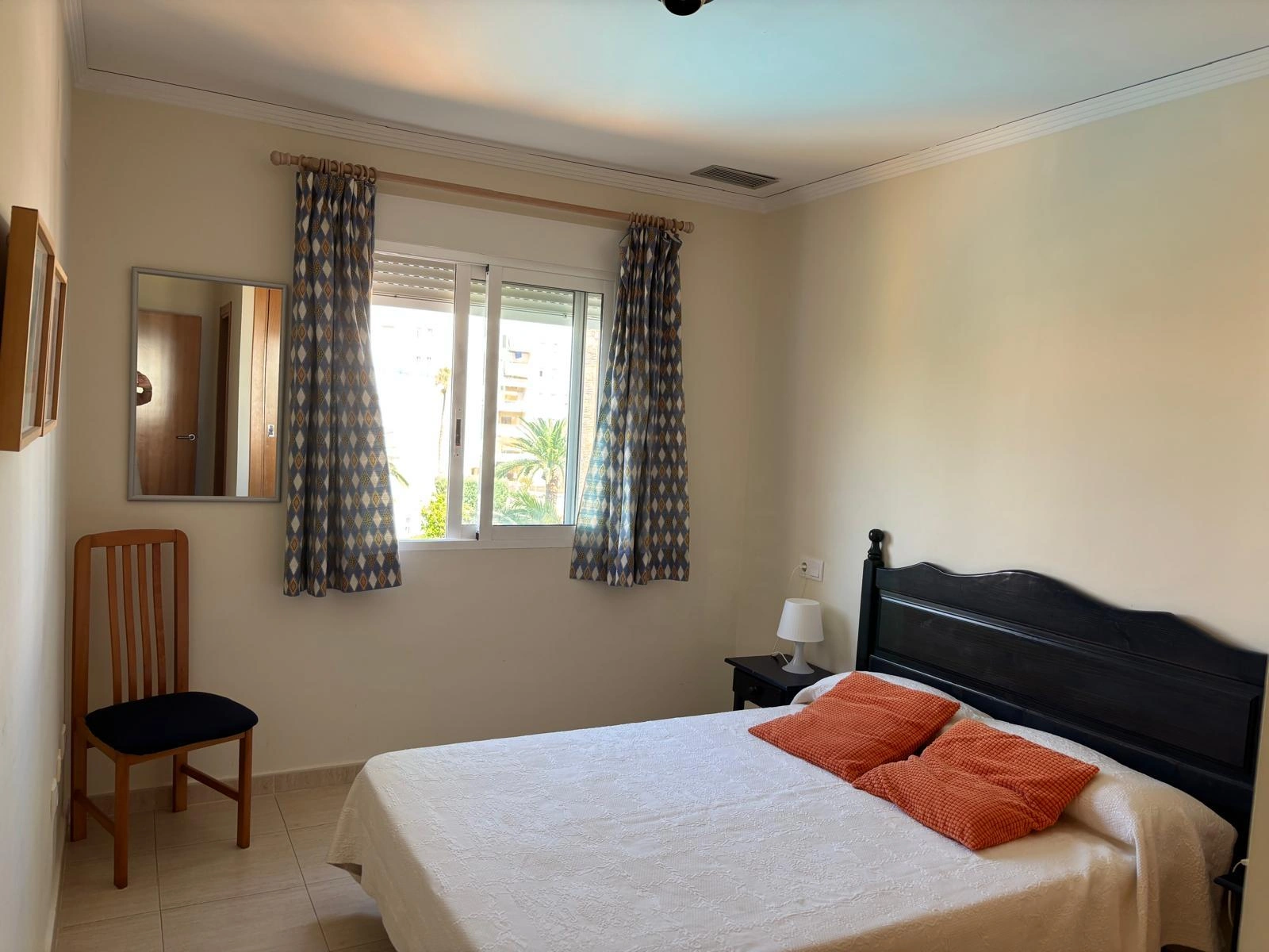 APARTAMENTO PARA TODO EL AÑO DE 2 DORMITORIOS ( DISPONIBLE A PARTIR DE SEPTIEMBRE 2025 )