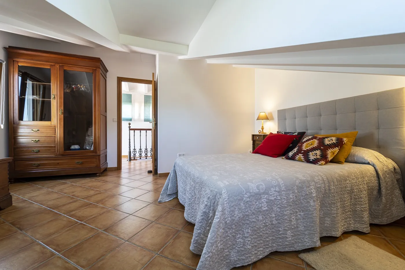 CHALET ESTILO MEDITERRANEO EN ZONA LAS ROTAS DENIA