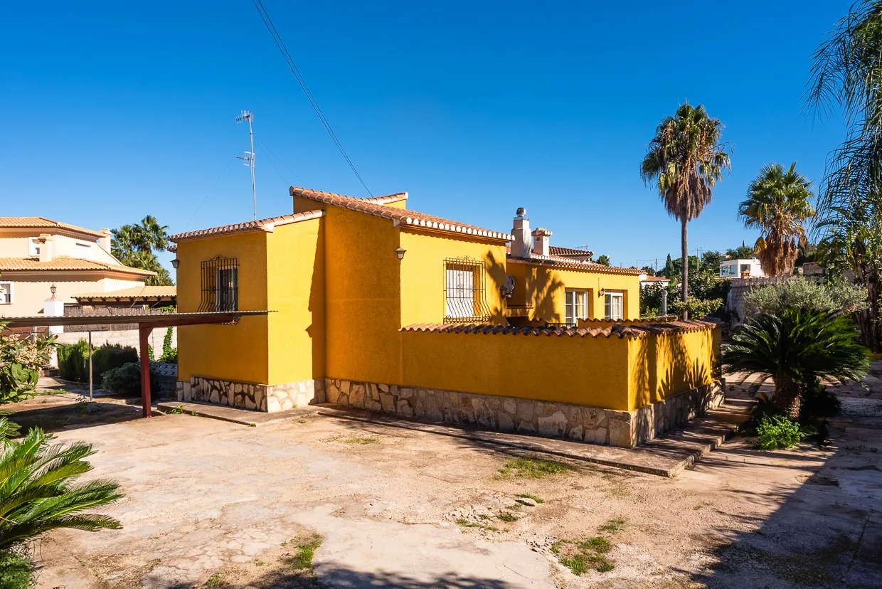 CHALET EN VENTA EN DÉNIA ZONA MONTGO