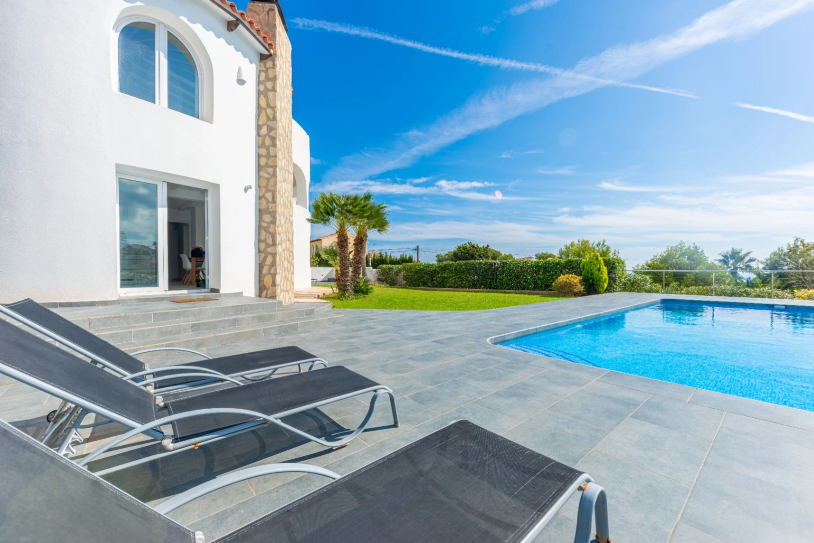 Villa Ibiza style en Balcón al mar con vistas al mar