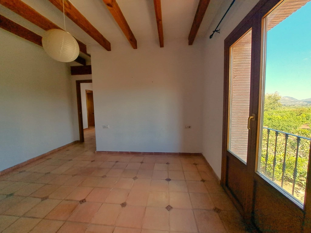 Villa con piscina para comprar en Orba.