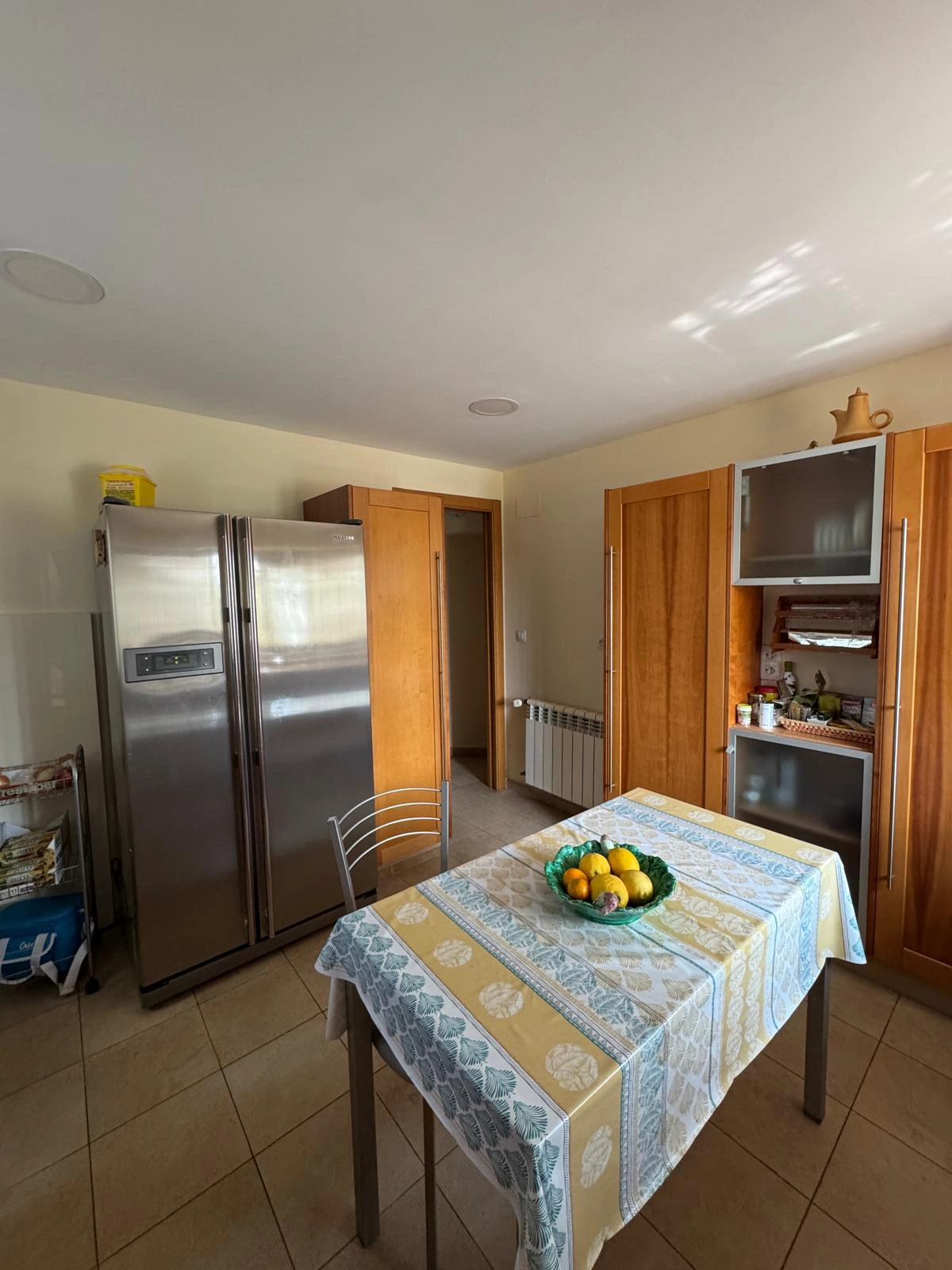 Chalet rústico en Denia con 4 dormitorios y piscina.