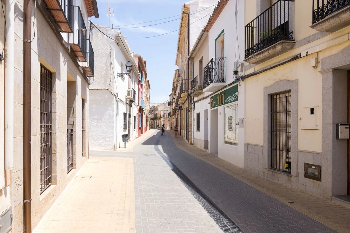 Casa de pueblo compuesta por 3 apartamentos en el centro de Dénia.