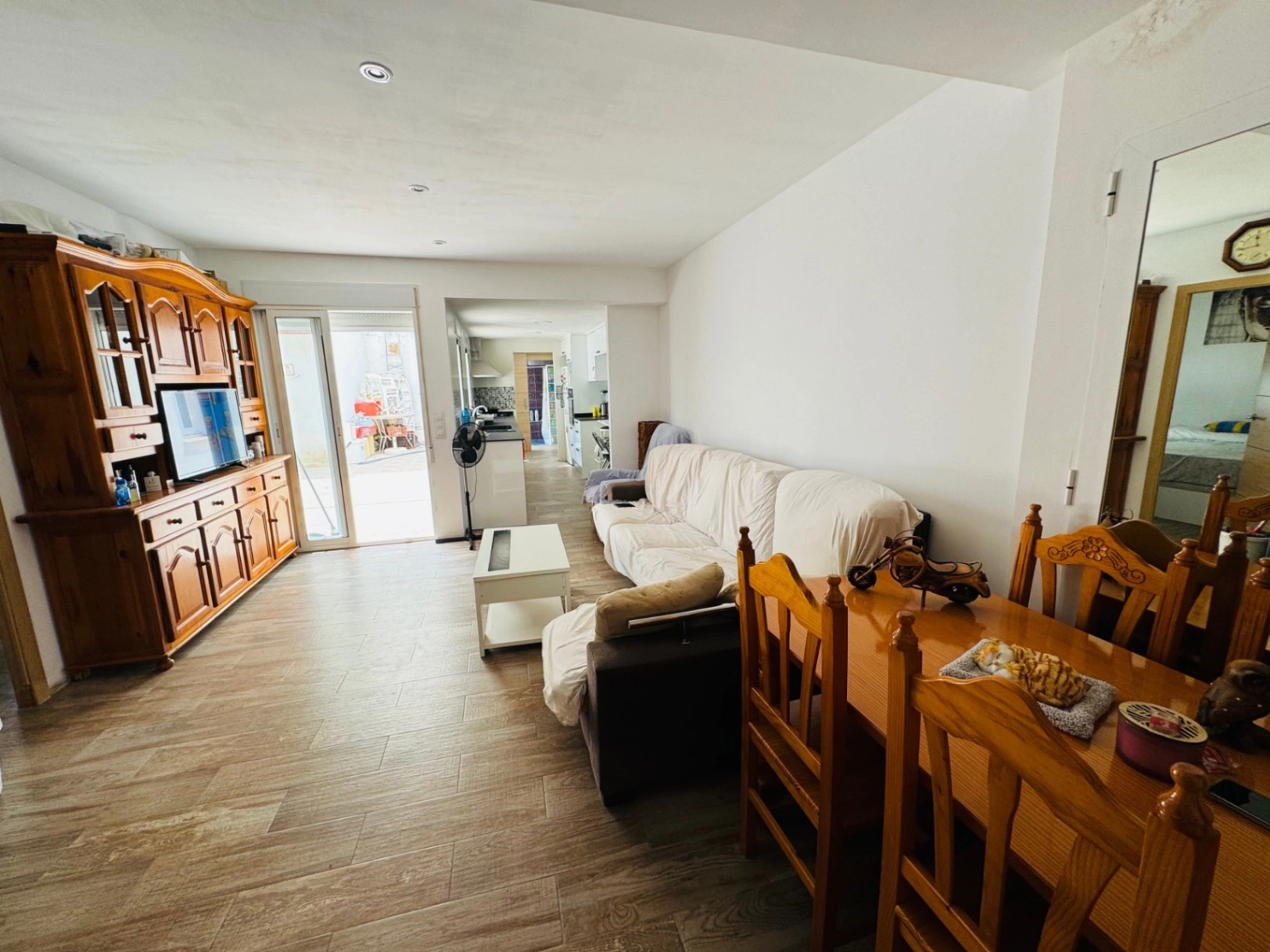 Orba. Apartamento reformado con patio en venta