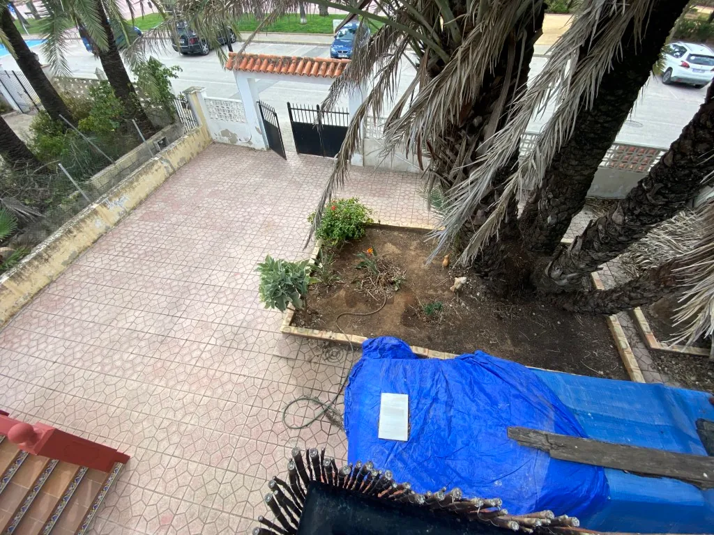 Venta de chalet en primera linea de Las Marinas