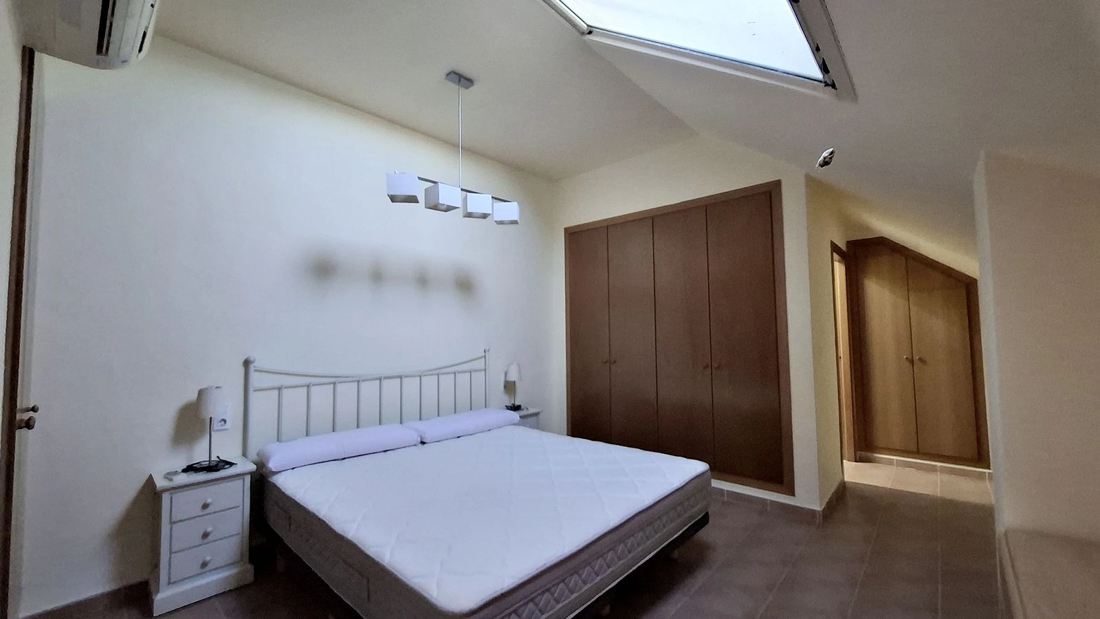 MODERNO ÁTICO DUPLEX EN ALQUILER ANUAL