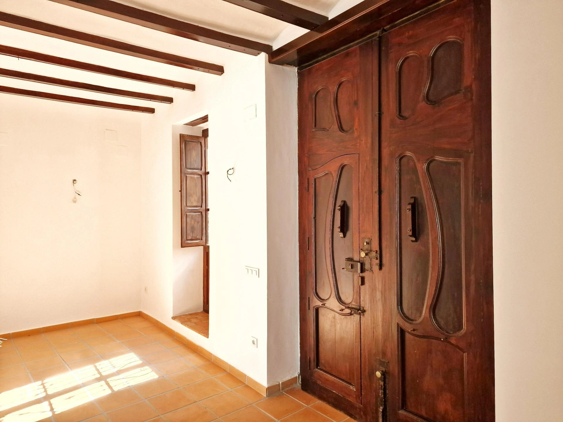 Casa de pueblo de estilo mediterráneo cerca del mar