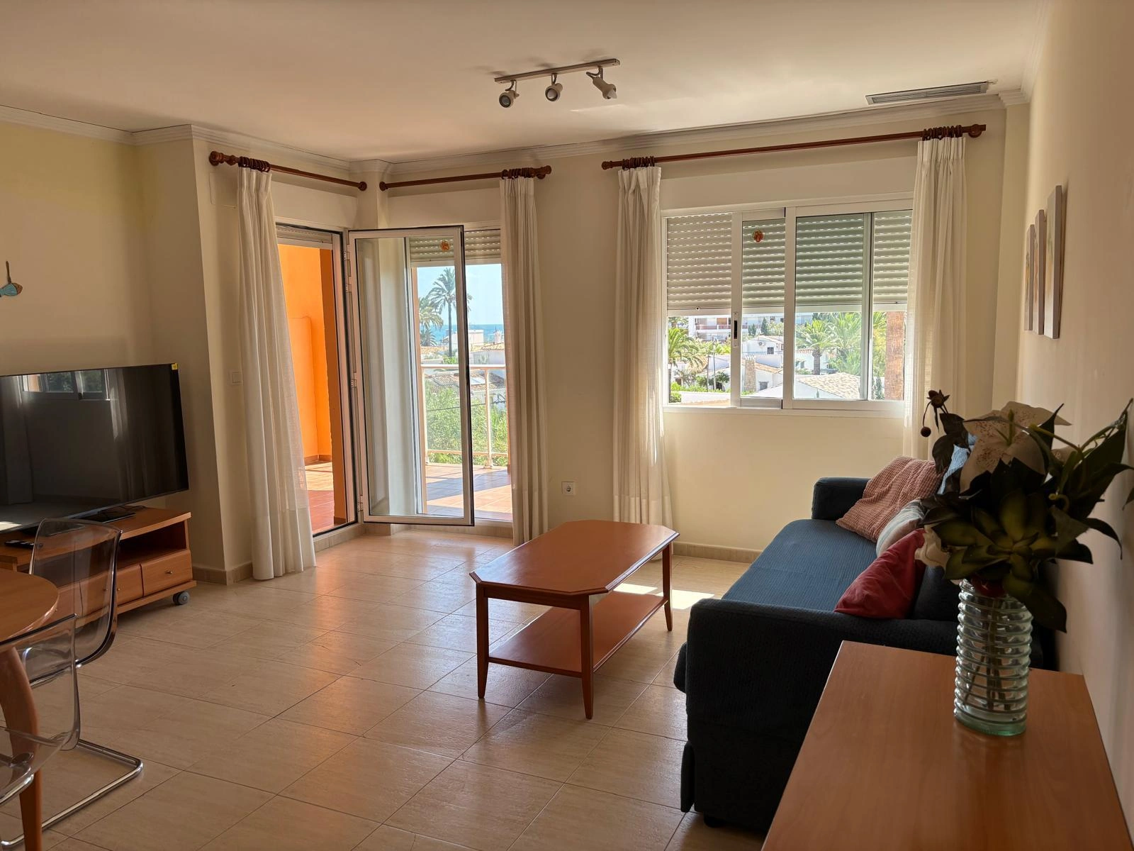 APARTAMENTO PARA TODO EL AÑO DE 2 DORMITORIOS ( DISPONIBLE A PARTIR DE SEPTIEMBRE 2025 )