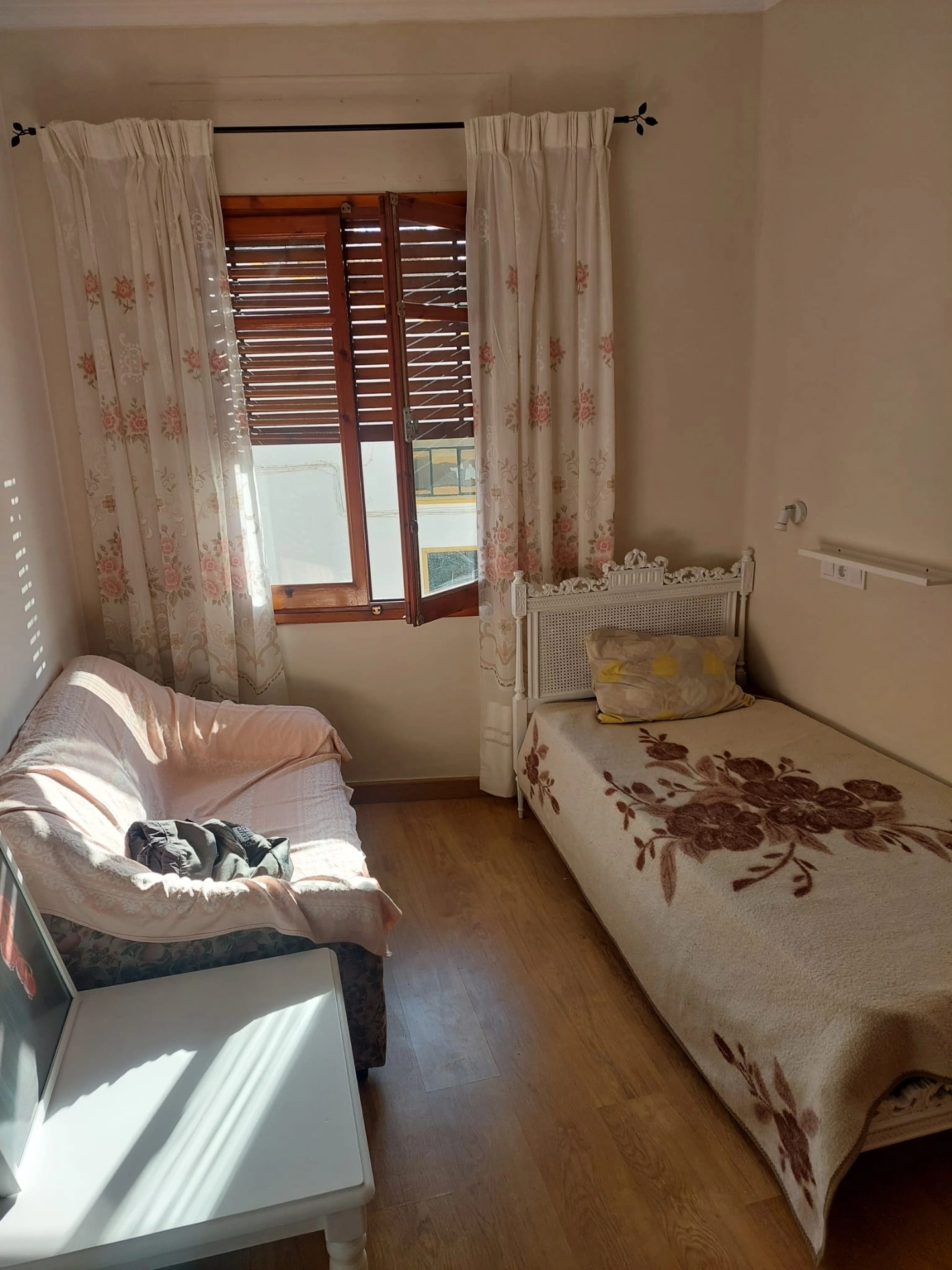 AMPLIA VIVIENDA EN ONDARA