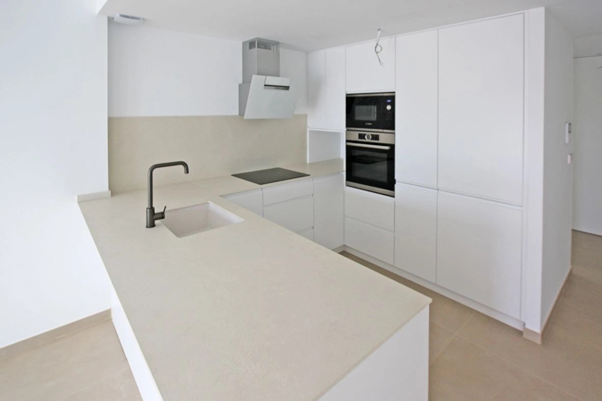 Apartamento bajo de lujo en primera línea de playa en Dénia.