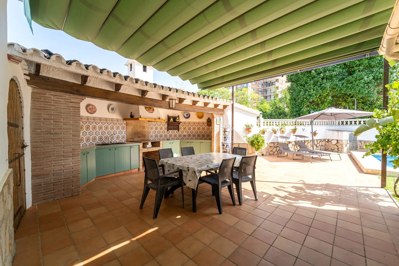 CHALET ESTILO MEDITERRANEO EN ZONA LAS ROTAS DENIA