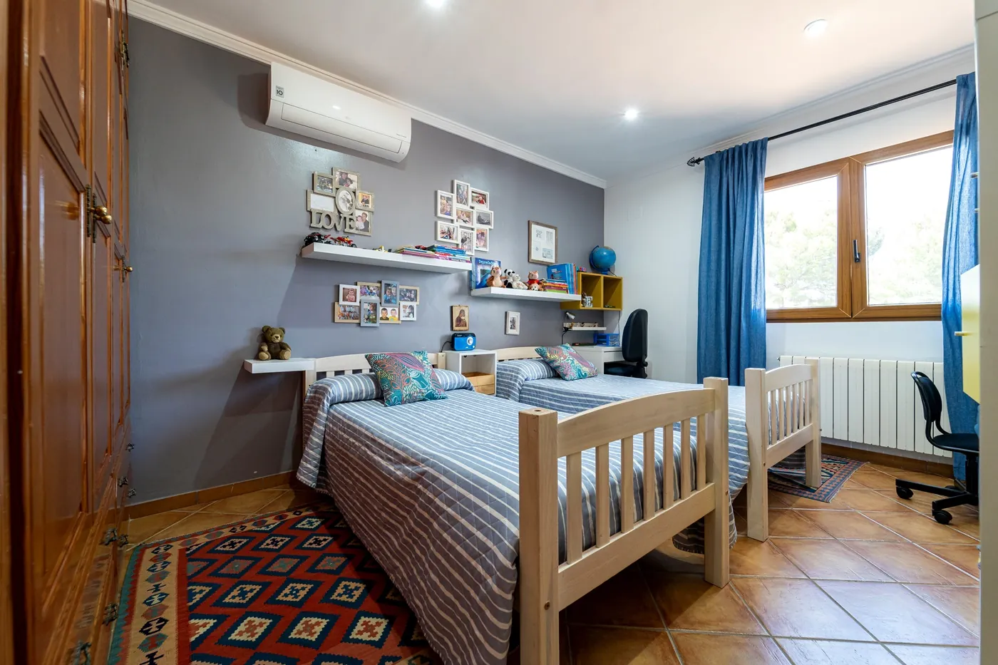CHALET ESTILO MEDITERRANEO EN ZONA LAS ROTAS DENIA