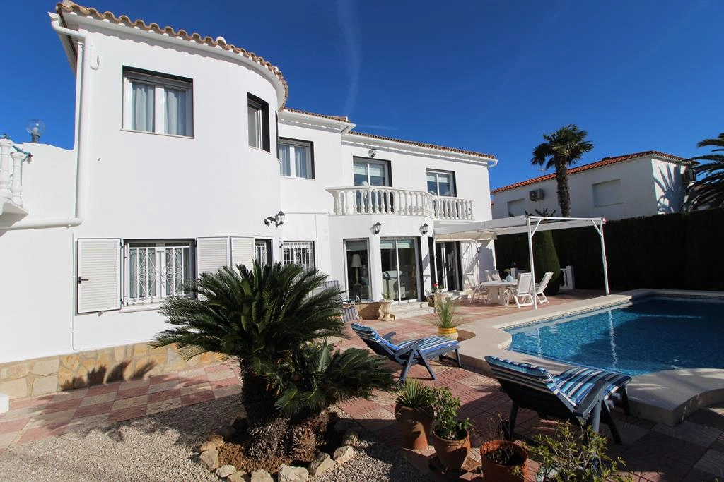 Villa a un paso de la playa, Els Poblets