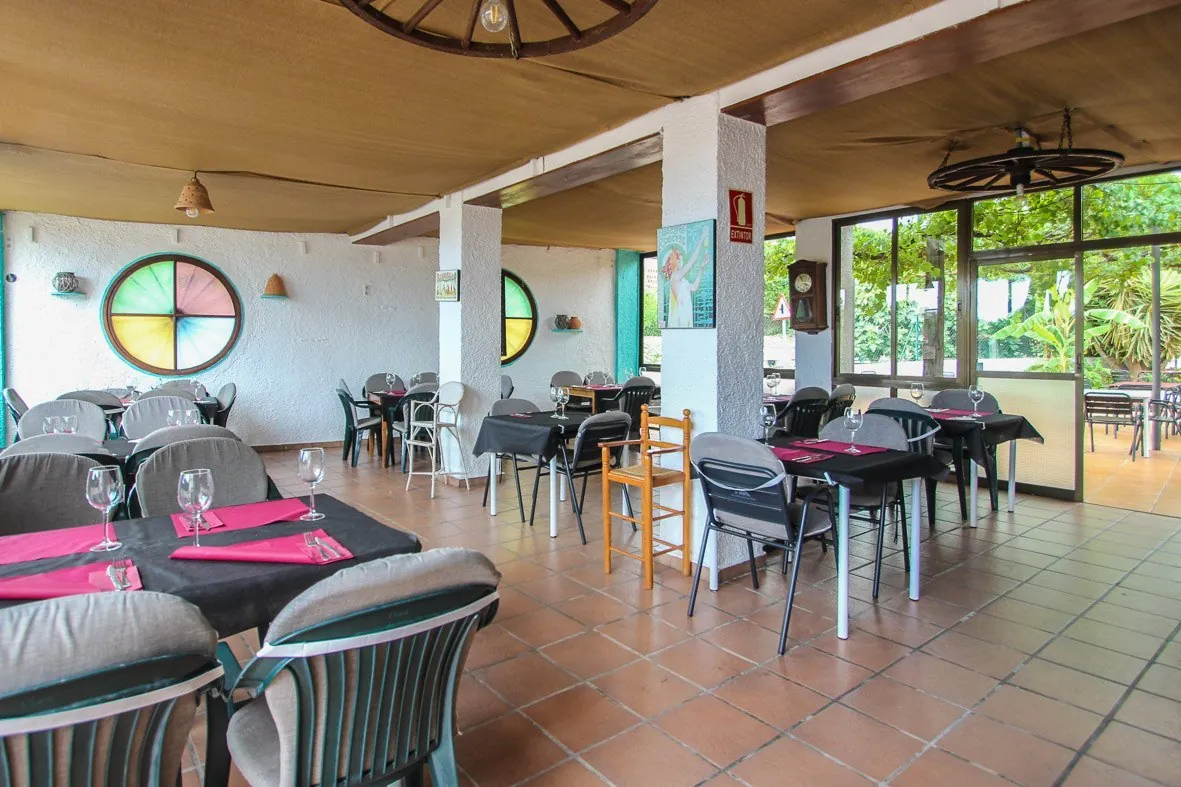 Restaurante en Orba se vende