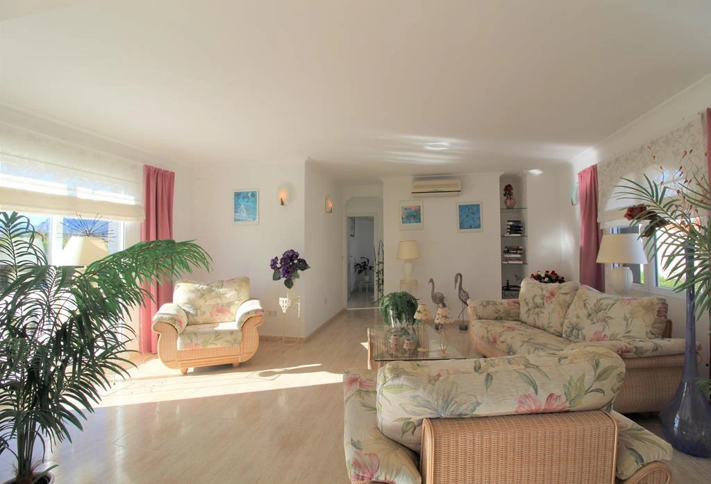 Villa a un paso de la playa, Els Poblets