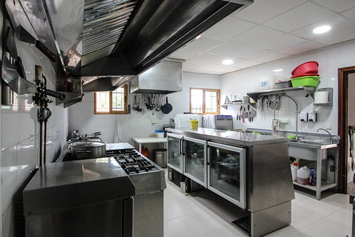 Restaurante en Orba se vende