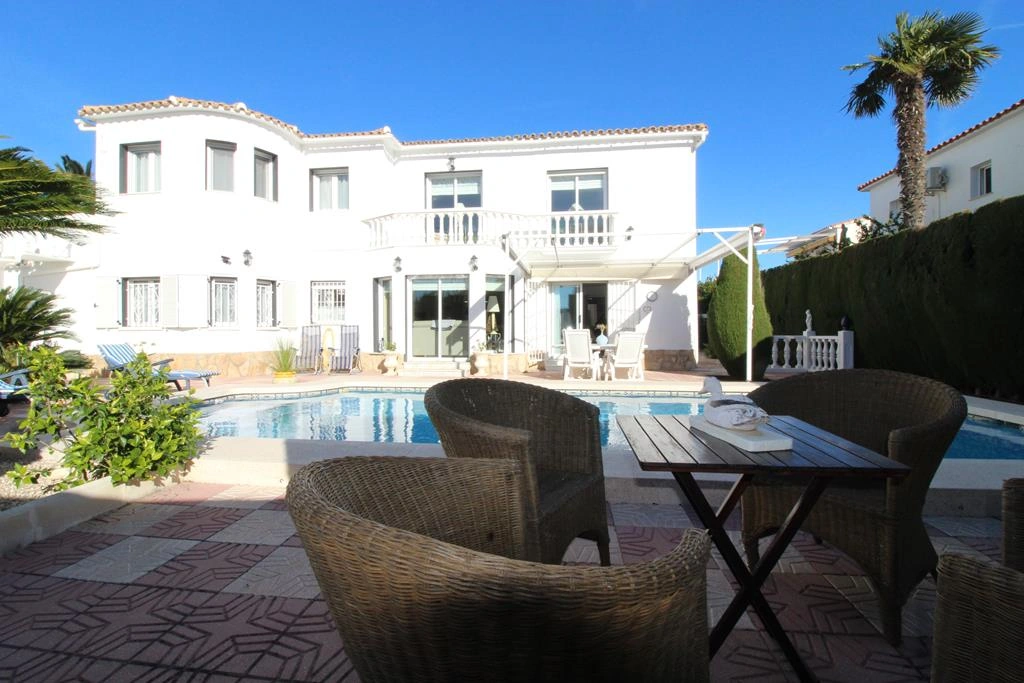 Villa a un paso de la playa, Els Poblets