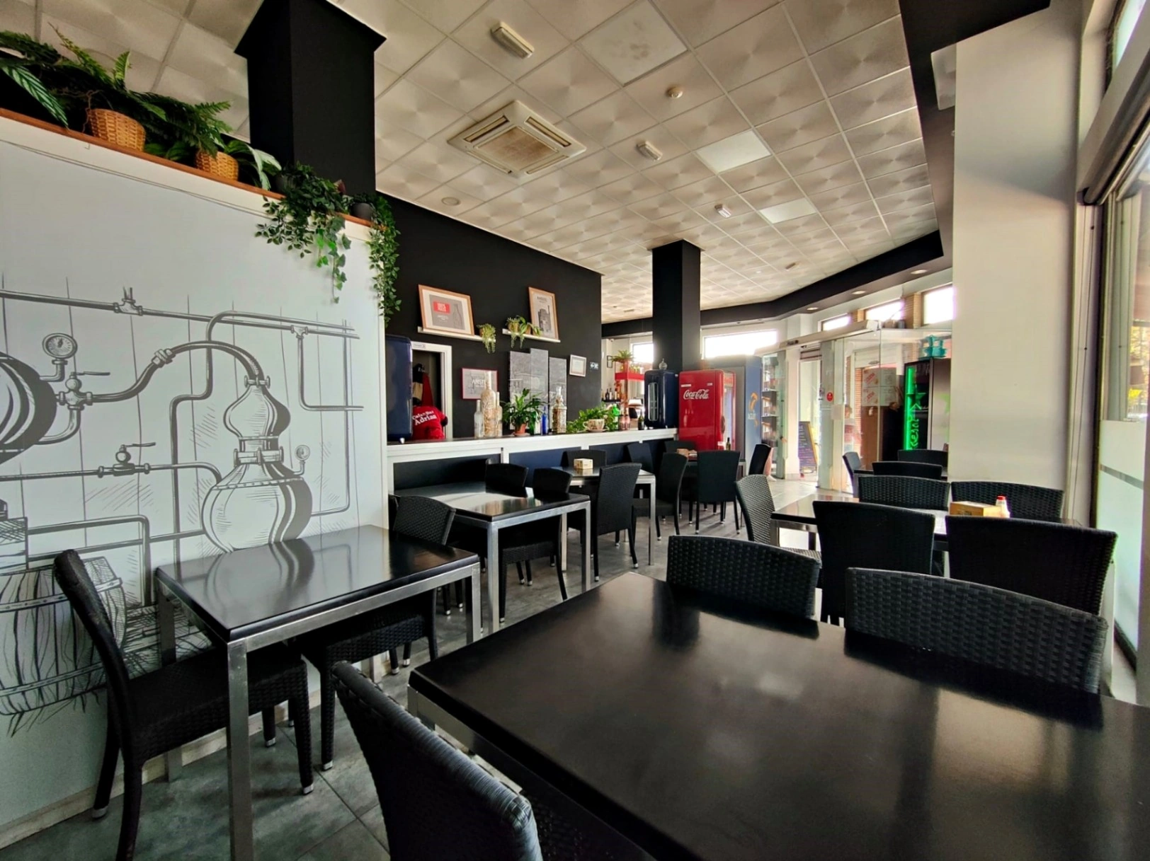 TRASPASO BAR/CAFETERÍA EN DENIA