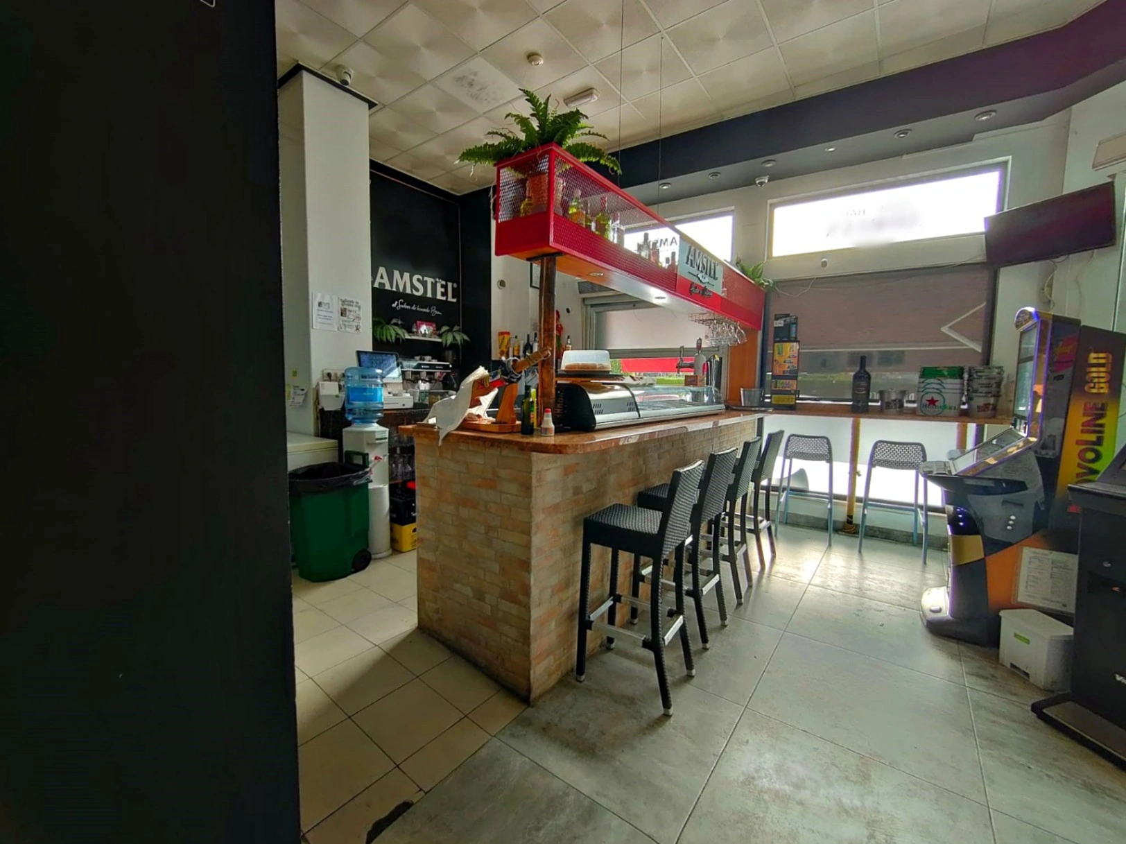 TRASPASO BAR/CAFETERÍA EN DENIA