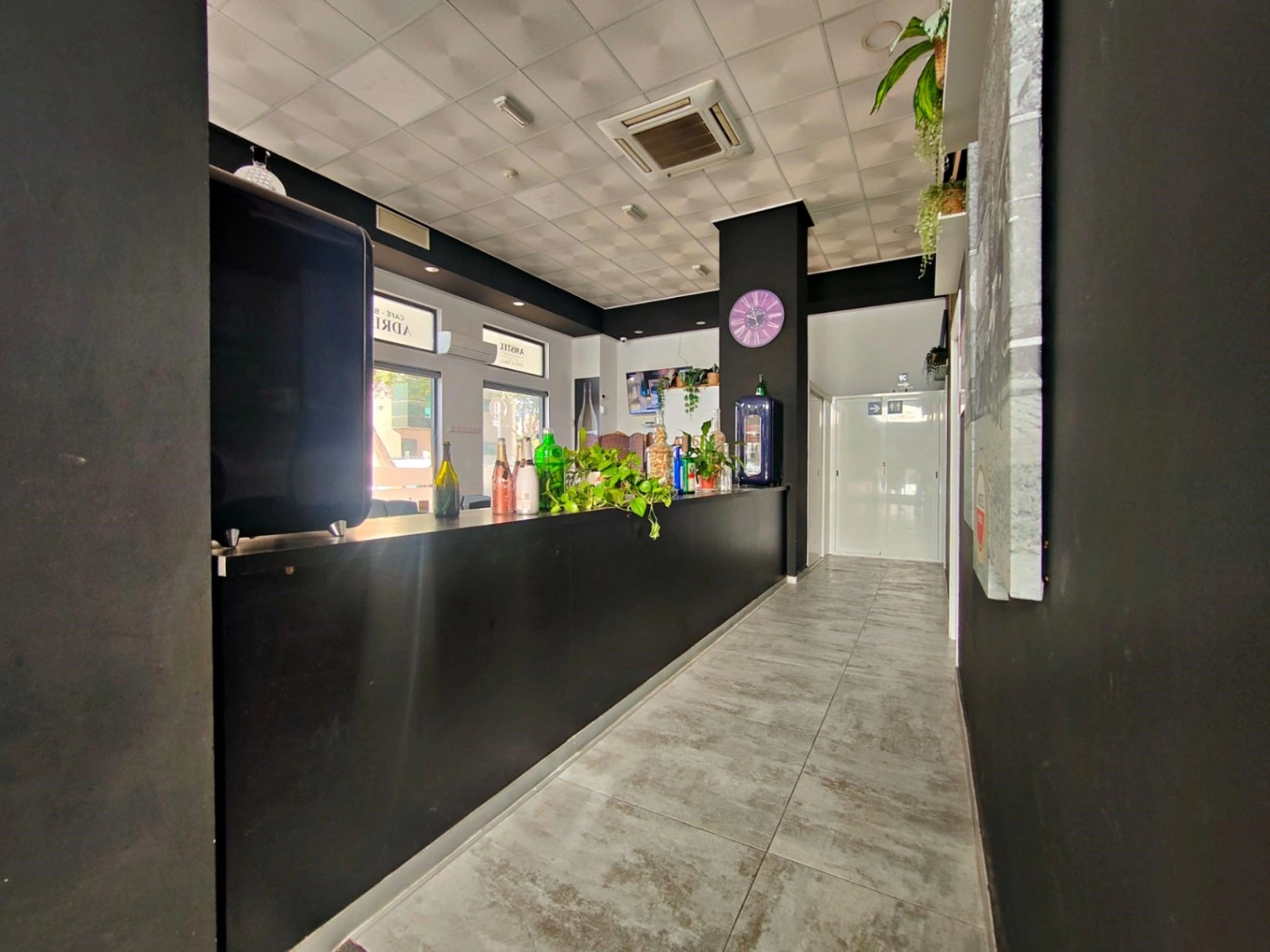 TRASPASO BAR/CAFETERÍA EN DENIA